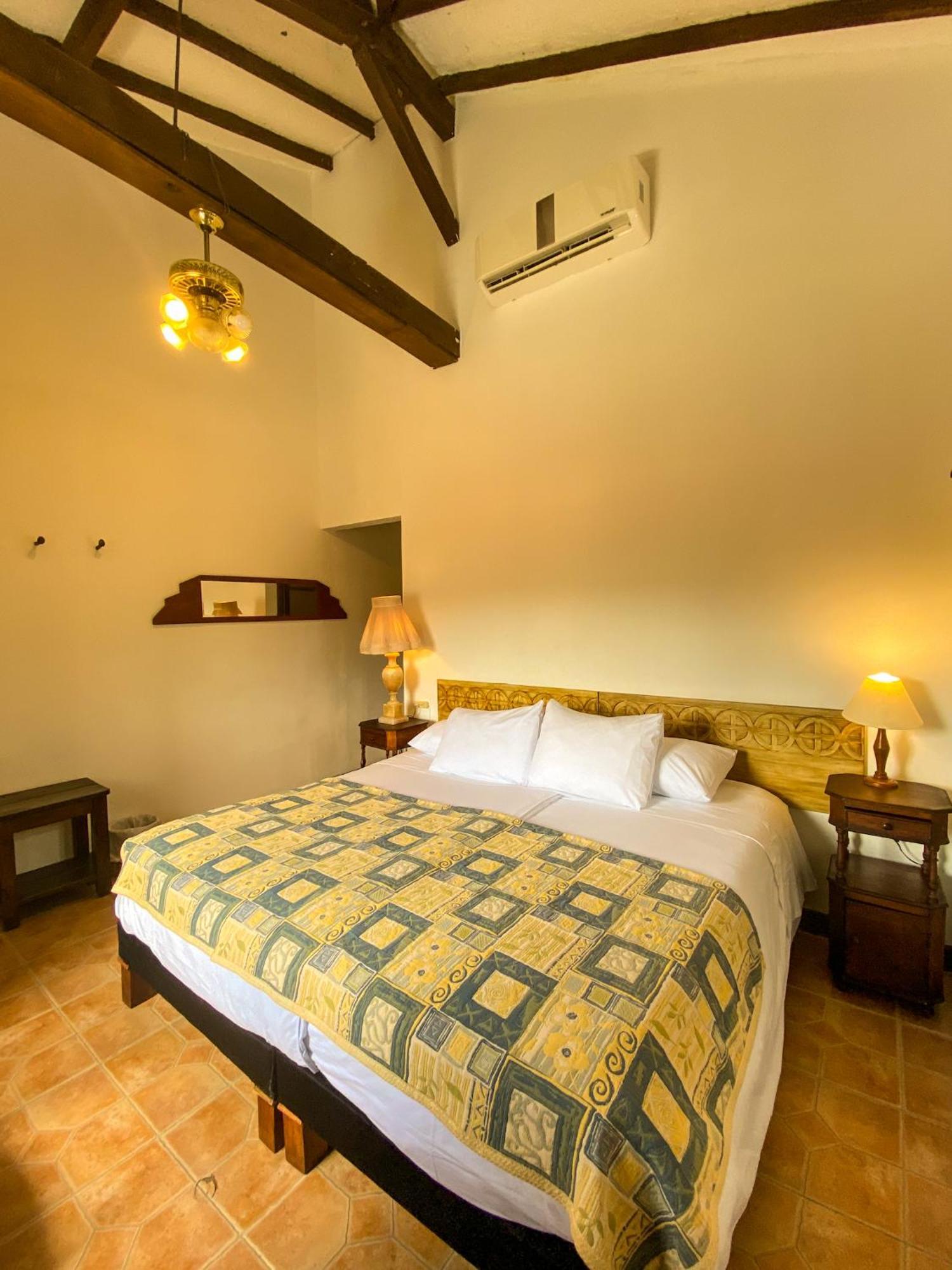 Hotel Mariscal Robledo ซานตาเฟเดอันตีโอเกีย ภายนอก รูปภาพ